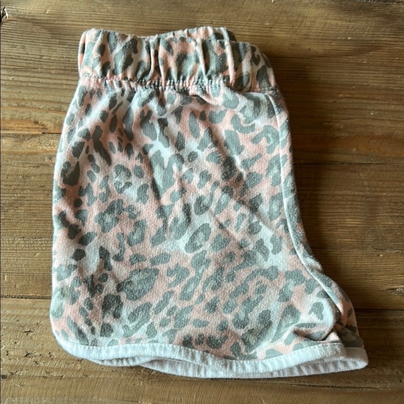 Hurley Pink and Gray Animal Print Casual Shorts with Lightweight Fabric - Picture 3 of 3